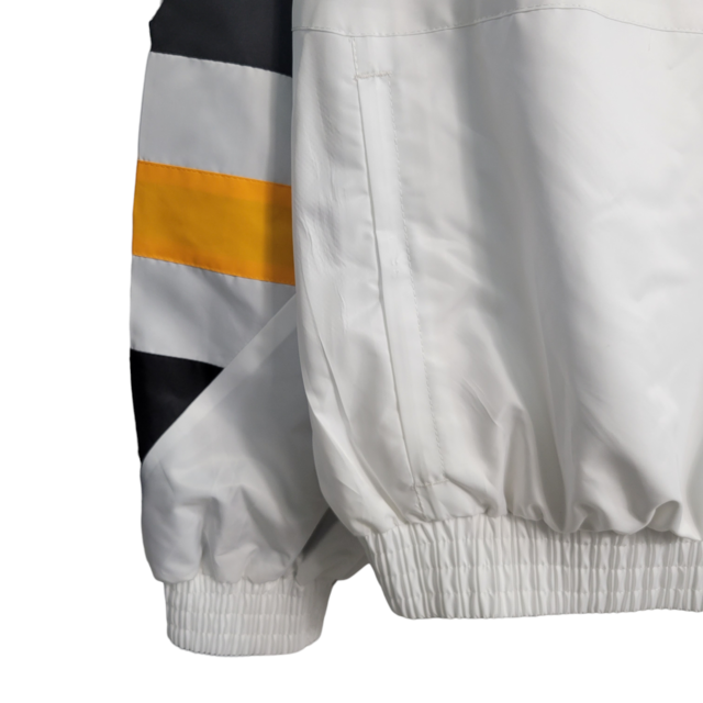 Jaqueta Corta-Vento Flamengo 23/24 Masculina Adidas - Branco com detalhes em preto e amarelo