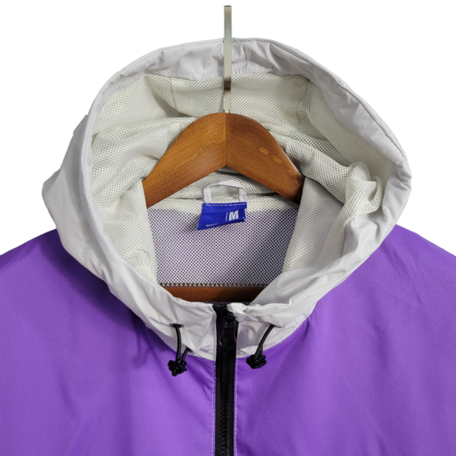 Jaqueta Corta-Vento Flamengo 23/24 Masculina Adidas - Roxa com detalhes em brancoe e cinza