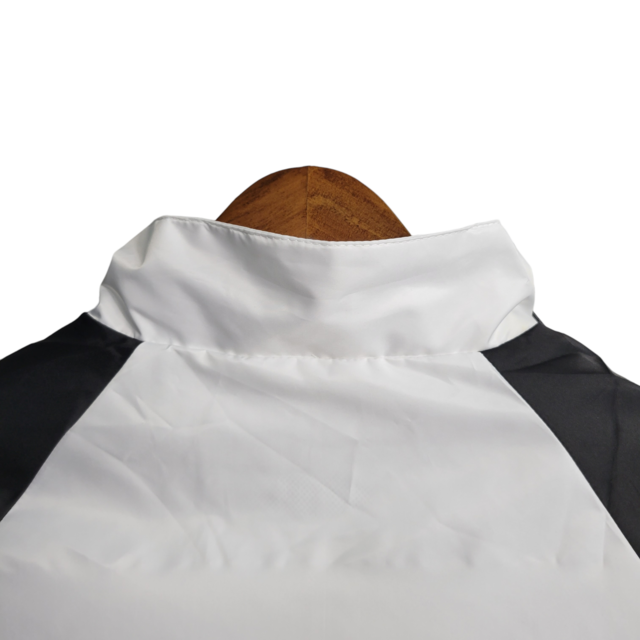 Jaqueta Corta-Vento Flamengo 23/24 Masculina Adidas - Branco com manga preta e com detalhes em vermelho e amarelo