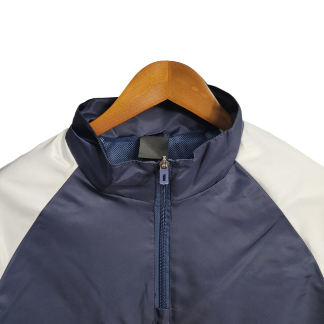 Jaqueta Corta-Vento Flamengo 23/24 Masculina Adidas - Azul com a manga branca com detalhes em azul e amarelo