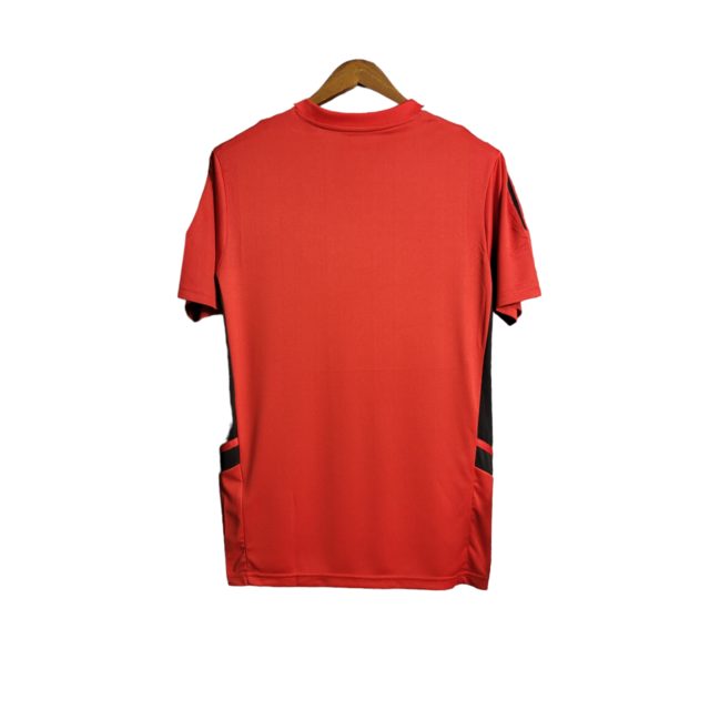 Camisa Flamengo Treino 22/23 Torcedor Adidas - Vermelha com detalhes em preto e amarelo