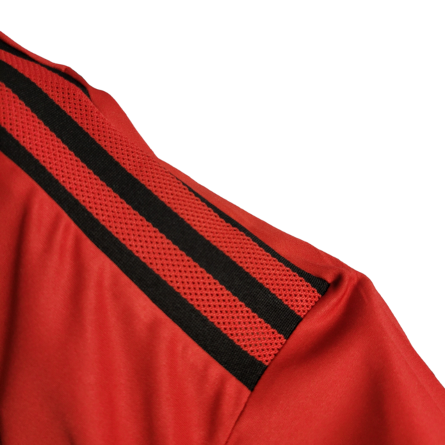 Camisa Flamengo Treino 22/23 Torcedor Adidas - Vermelha com detalhes em preto e amarelo