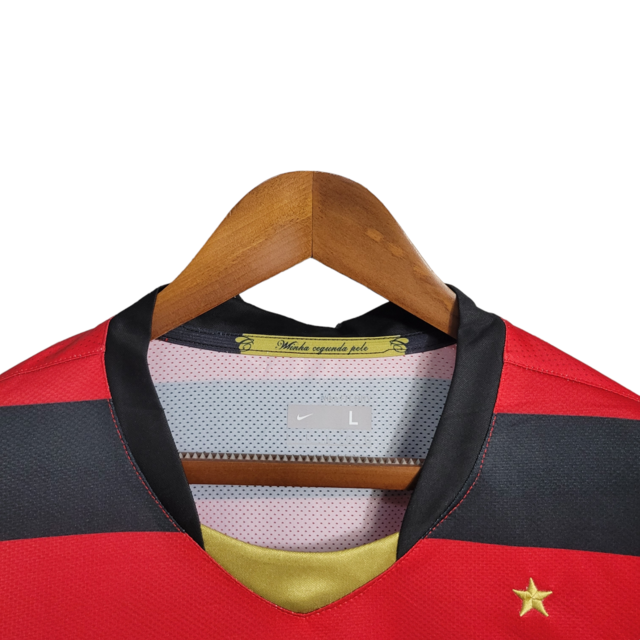 Camisa Retrô Flamengo I 2009 manga longa - Nike Masculina - Vermelha e preta com detalhes em branco e dourado
