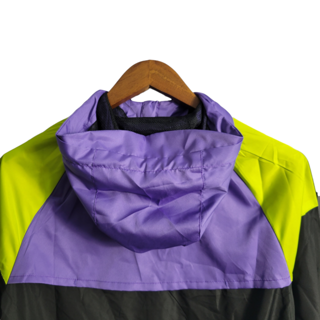 Jaqueta Corta-Vento Brasil 23/24 Masculino Nike - Roxo com detalhes em amarelo