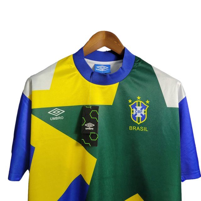 Camisa Seleção Brasileira Retrô 91/94 Umbro Torcedor Masculina - Detalhes em verde,amarelo,e azul