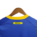 Camisa Seleção Brasileira II Retrô 2010 Nike Torcedor Masculina - Azul com detalhes em amarelo