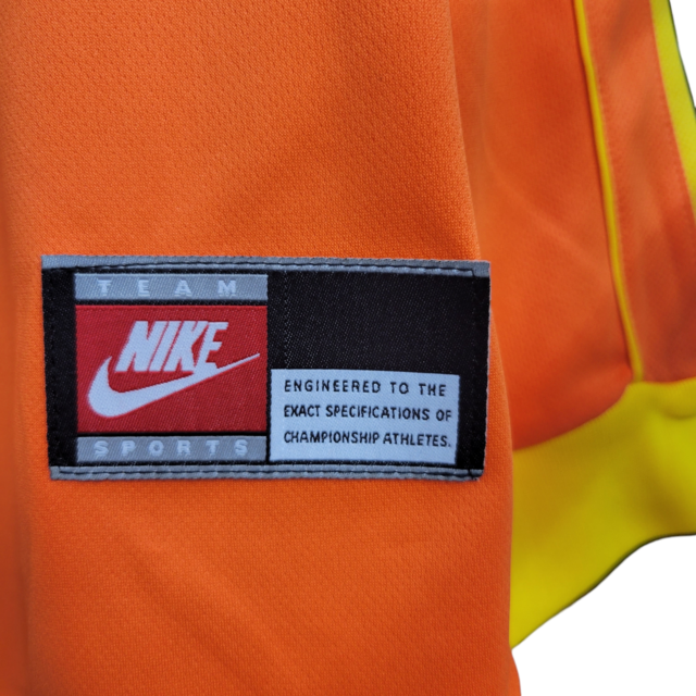 Camisa Retrô Seleção Brasileira Goleiro 1998 - Torcedor Nike Masculina - Laranja com detalhes em amarelo