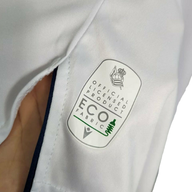 Camisa Real Sociedad III 23/24 - Torcedor Macron Masculina - Branca com detalhes em azul