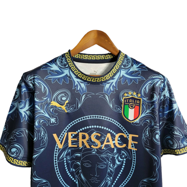 Camisa Itália Edição especial Versace 22/23 - Torcedor Adidas Masculina - Azul com detalhes em dourado