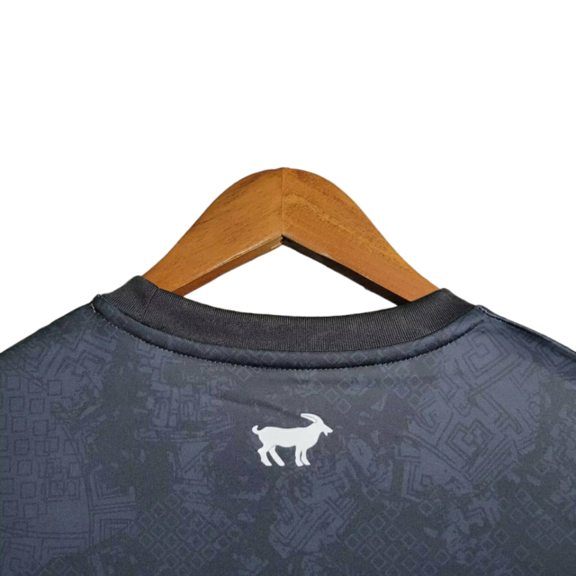 Camisa Seleção da Argentina Edição Goat 23/24 - Torcedor Masculina - Preta com detalhes em amarelo e azul