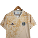 Camisa Seleção da Argentina Edição Especial 20/21 - Torcedor Adidas Masculina - Bege com detalhes em amarelo e azul