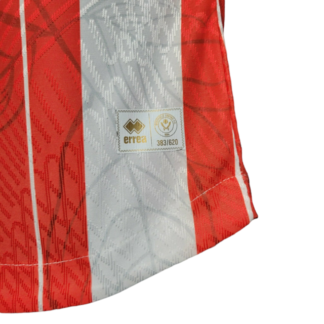 Camisa Sheffield United I Sheffield United - Jogador Errea Masculina - Branca com detalhes em vermelho e preto