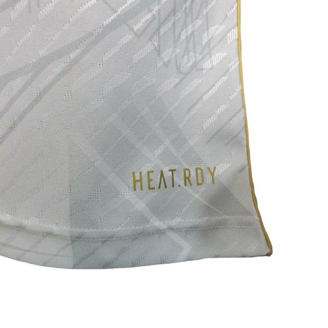 Camisa Real Madrid Edição Especial 23/24 - Jogador Adidas Masculina - Branca com detalhes em dourado