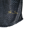 Camisa Seleção de Portugal Edição Goat 23/24 - Jogador Masculina - Preta com detalhes em vermelho e dourado