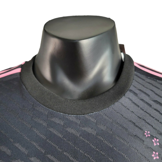 Camisa Japão Edição Especial 23/24 - Jogador Adidas Masculina - Preta com detalhes em branco e rosa