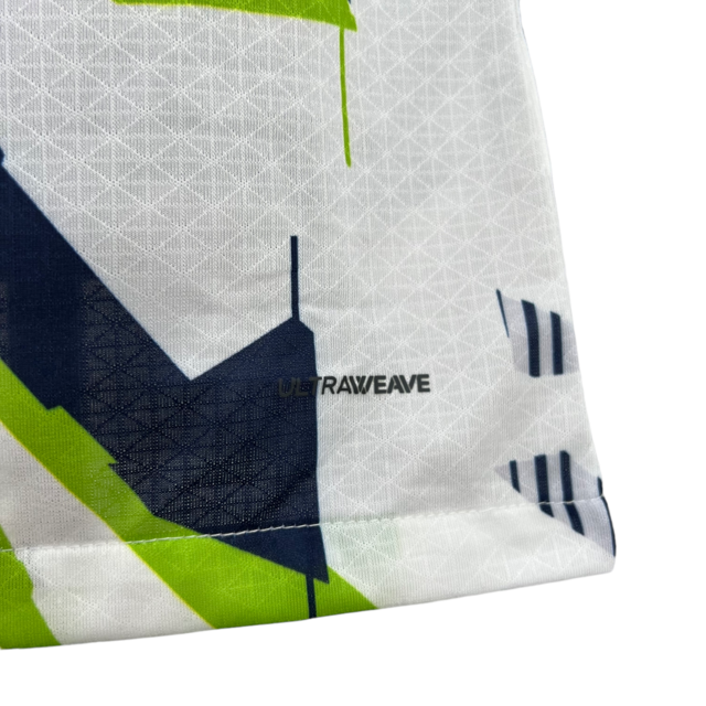 Camisa Manchester City Edição Especial 23/24 - Jogador Puma Masculina - Branca com detalhes em azul e verde