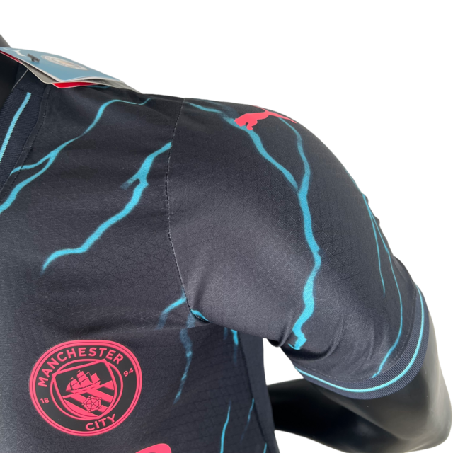 Camisa Manchester City II 23/24 - Jogador Puma Masculina - Azul com detalhes em rosa