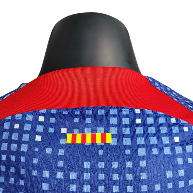 Camisa Barcelona Treino 23/24 - Jogador Nike Masculina - Azul com detalhes em vermelho