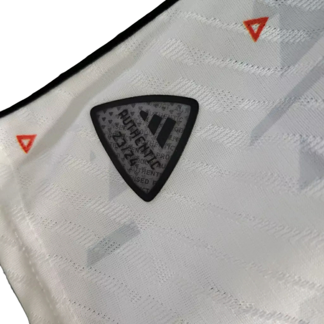 Camisa Manchester United Edição Especial 23/24 - Jogador Adidas Masculina - Branca com detalhes em preto e vermelho