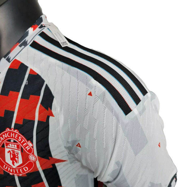 Camisa Manchester United Edição Especial 23/24 - Jogador Adidas Masculina - Branca com detalhes em preto e vermelho