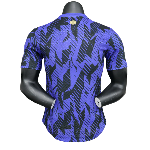 Camisa Seleção Argentina Pré-Jogo 23/24 - Jogador Adidas Masculina - Roxa com detalhes em preto e branco