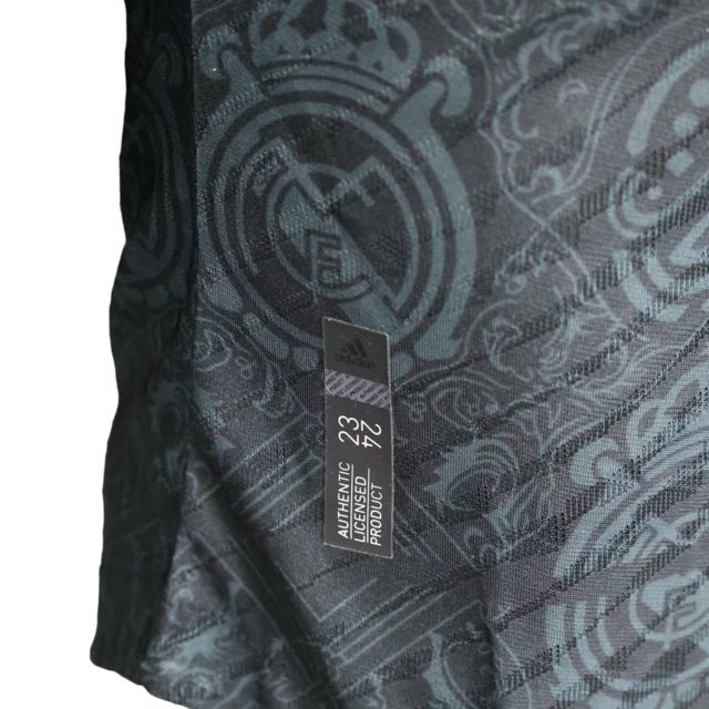 Camisa Real Madrid Edição Especial 23/24 - Jogador Adidas Masculina - Preta com detalhes em dourado