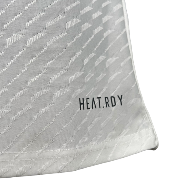 Camisa Manchester United III 23/24 - Jogador Adidas Masculina - Branca com detalhes em vermelho e preto