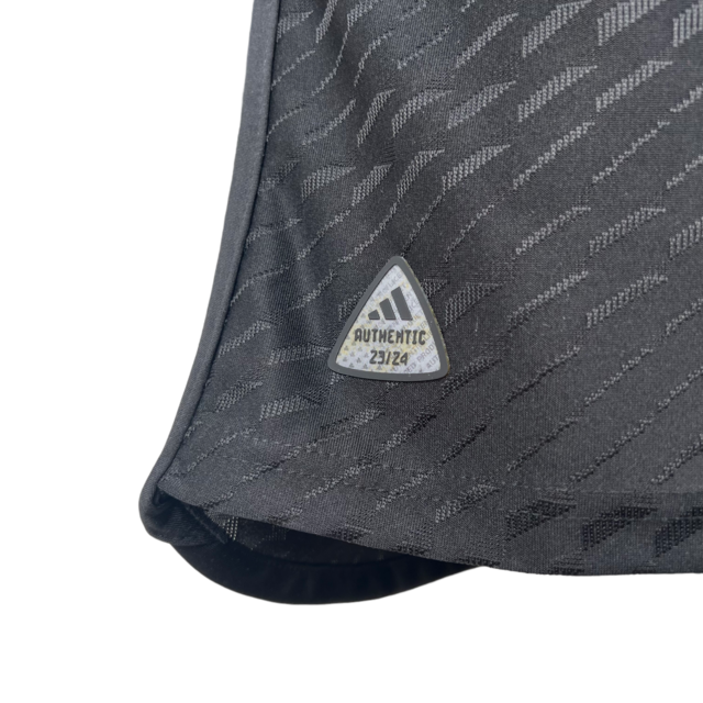 Camisa Real Madrid III 23/24 - Jogador Adidas Masculina - Preta com detalhes em amarelo