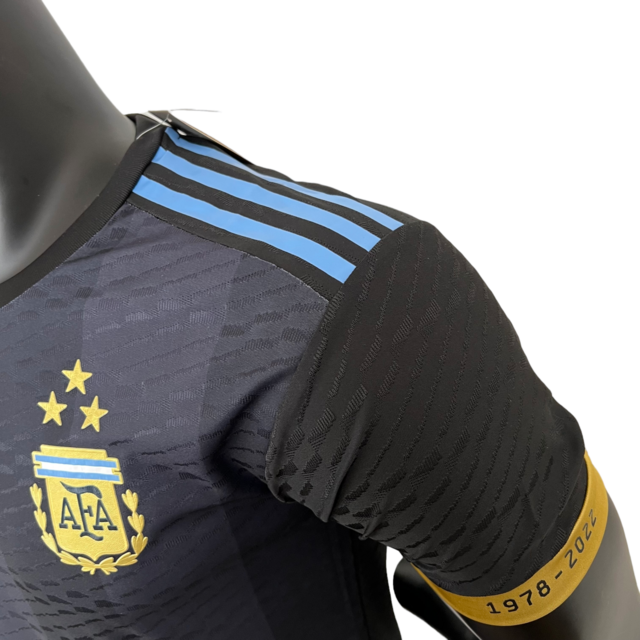 Camisa Seleção da Argentina Edição Especial 23/24 - Jogador Adidas Masculina - Preta com detalhes em azul e branco e dourado