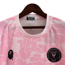 Camisa Inter Miami Edição Especial 23/24 -  Bape Feminina - Rosa com detalhes em branco