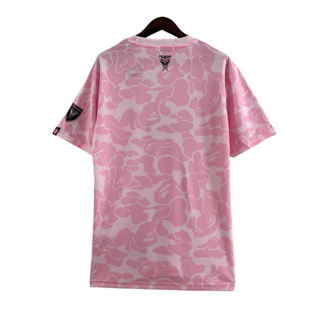 Camisa Inter Miami Edição Especial 23/24 -  Bape Feminina - Rosa com detalhes em branco