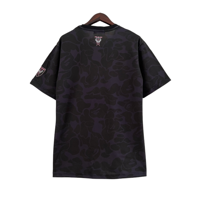 Camisa Inter Miami Edição Especial 23/24 - Torcedor Bape Masculina - Preta com detalhes em rosa