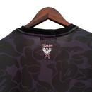 Camisa Inter Miami Edição Especial 23/24 - Torcedor Bape Masculina - Preta com detalhes em rosa