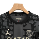 Kit Infantil Paris Saint-Germain III 23/24 Jordan - Preto com detalhes em cinza e branco