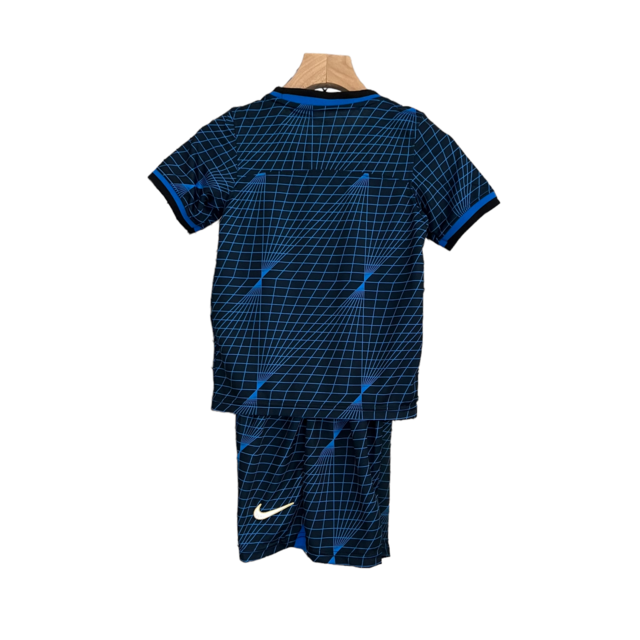 Kit Infantil Chelsea II 23/24 Nike - Preto com detalhes em azul