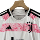 Kit Infantil Juventus II 23/24 - Adidas - Branco com detalhes em preto e rosa