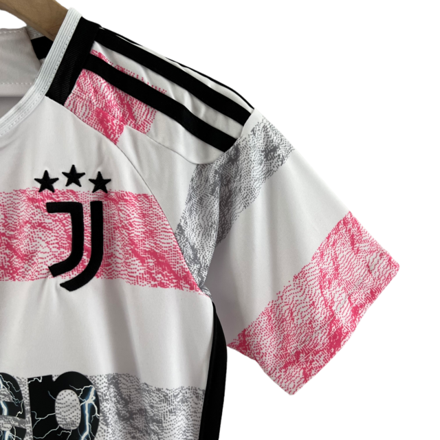 Kit Infantil Juventus II 23/24 - Adidas - Branco com detalhes em preto e rosa