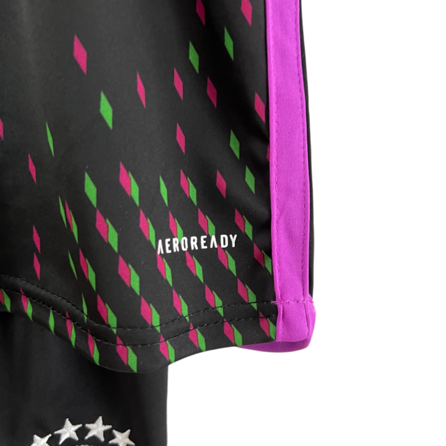 Kit Infantil Bayern de Munique II 23/24 Adidas - Preto com detalhes em roxo e verde