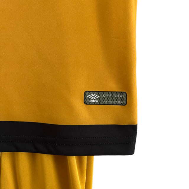 Kit Infantil Rayo Vallecano III 23/24 Umbro - Dourado com detalhes em preto e branco