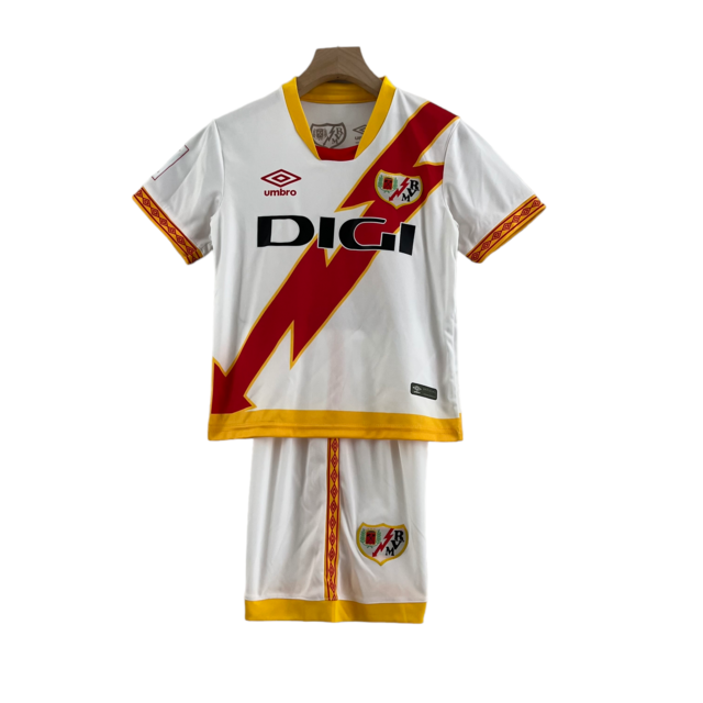 Kit Infantil Rayo Vallecano I 23/24 Umbro - Branco com detalhes em amarelo e vermelho