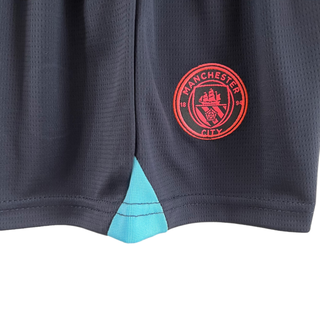 Kit Infantil Manchester City III 23/24 Puma - Preto com detalhes em azul e rosa