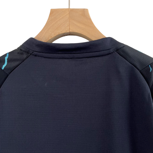 Kit Infantil Manchester City III 23/24 Puma - Preto com detalhes em azul e rosa