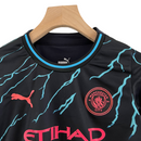 Kit Infantil Manchester City III 23/24 Puma - Preto com detalhes em azul e rosa