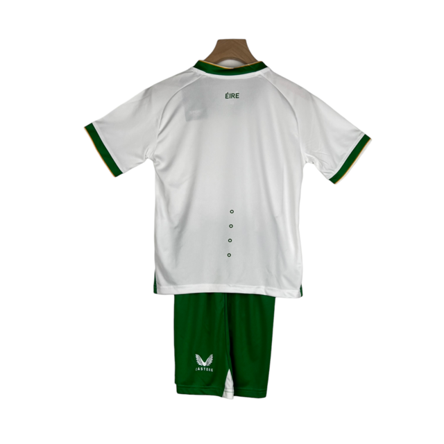 Kit Infantil Irlanda II Castore 23/24 - Branca com detalhes em laranja e verde