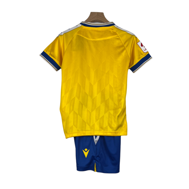 Kit Infantil Cadiz I Macron 23/24 - Amarelo com detalhes em azul