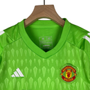 Kit Infantil Manchester United Goleiro Adidas 23/24 - Verde com detalhes em preto