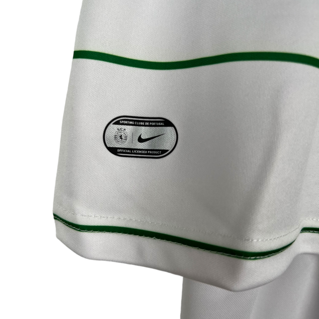 Kit Infantil Sporting Lisboa II Nike 23/24 - Branco com detalhes em verde