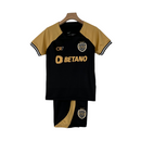 Kit Infantil Sporting Lisboa III Cr7 23/24 - Preto com detalhes em dourado