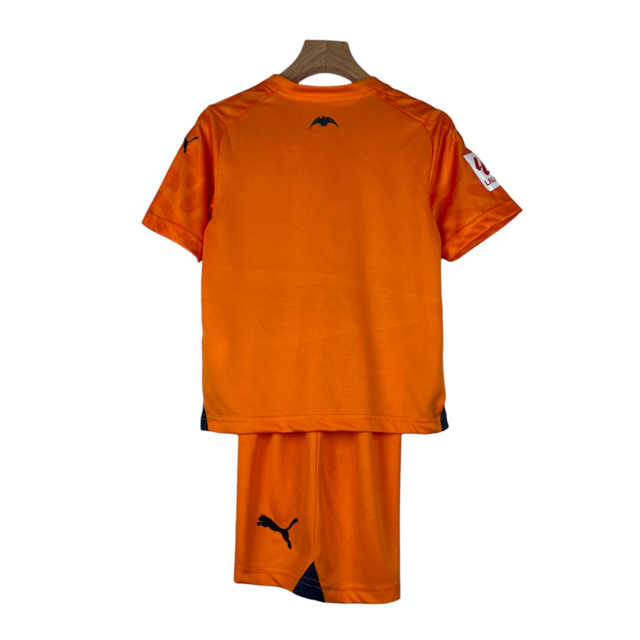 Kit Infantil Valencia III Puma 23/24 - Laranja com detalhes em azul