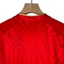 Kit Infantil Sevilla II Castore 23/24 - Vermelho com ondulações cinza e dourado